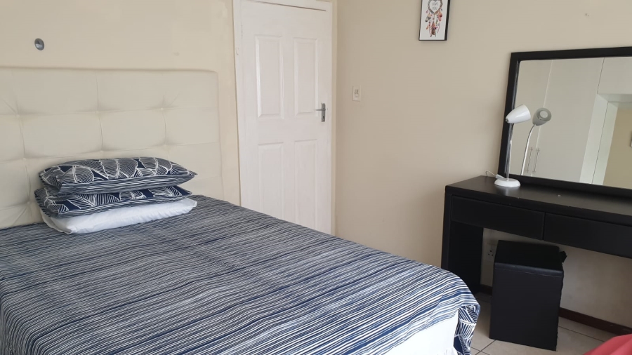 To Let 4 Bedroom Property for Rent in Beacon Bay Eastern Cape